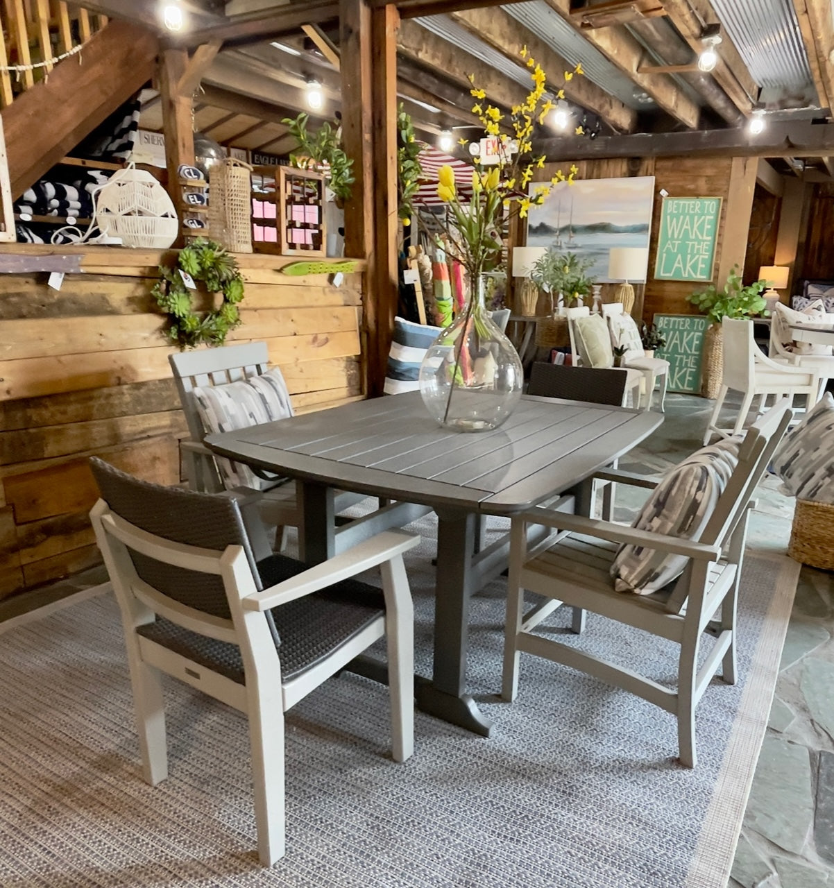 Seaside Eclectic Portsmouth Dining Set